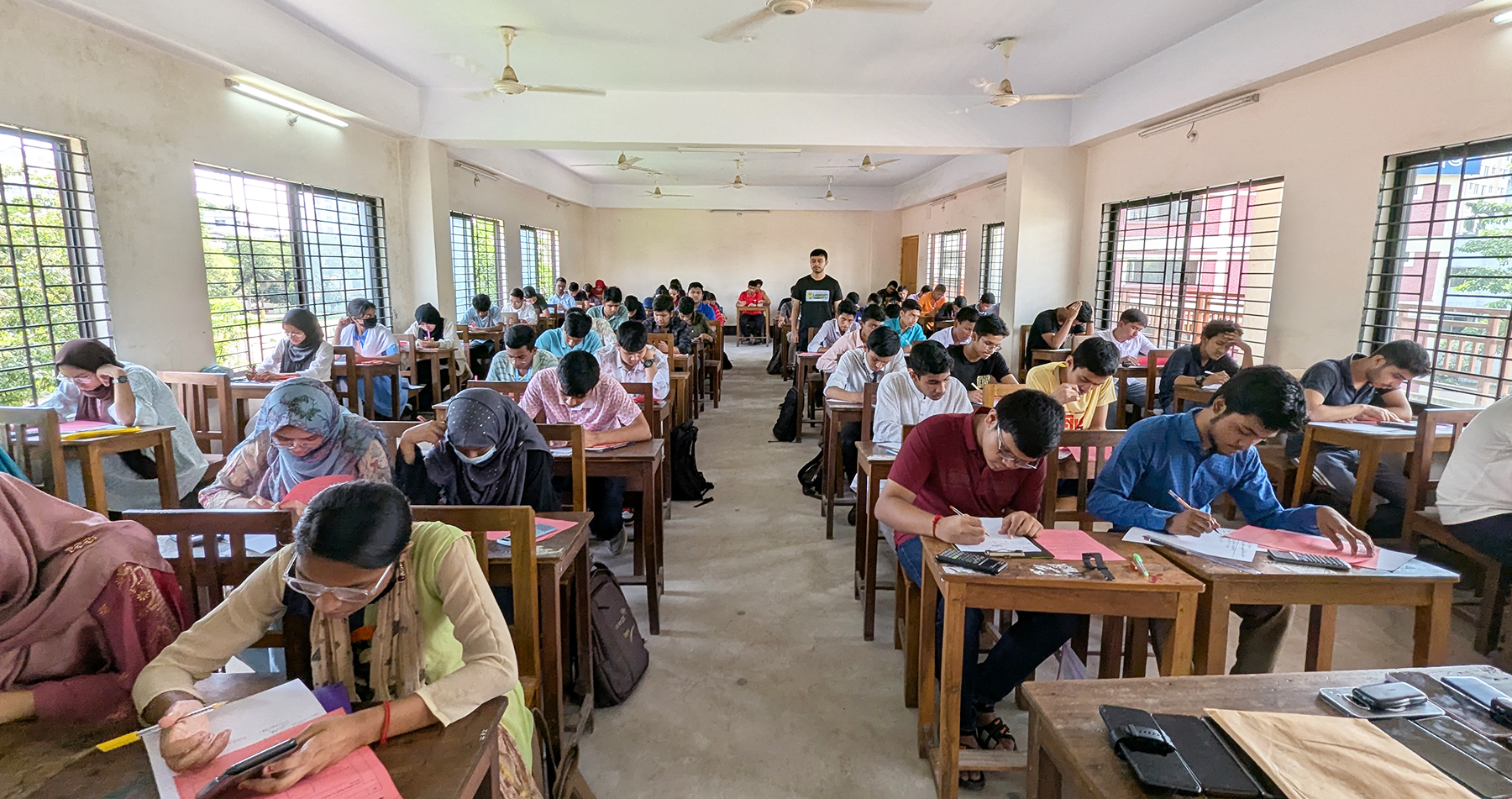 আল-আরাফাহ্ ইসলামী ব্যাংক বাংলাদেশ জুনিয়র সায়েন্স অলিম্পিয়াডের আঞ্চলিক পর্ব অনুষ্ঠিত