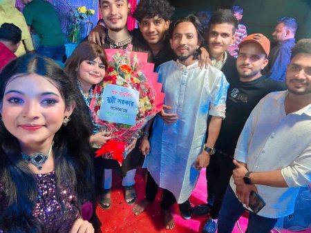 জন্মদিনে বাউল শিল্পীদের শুভেচ্ছায় সিক্ত মুন্নী সরকার
