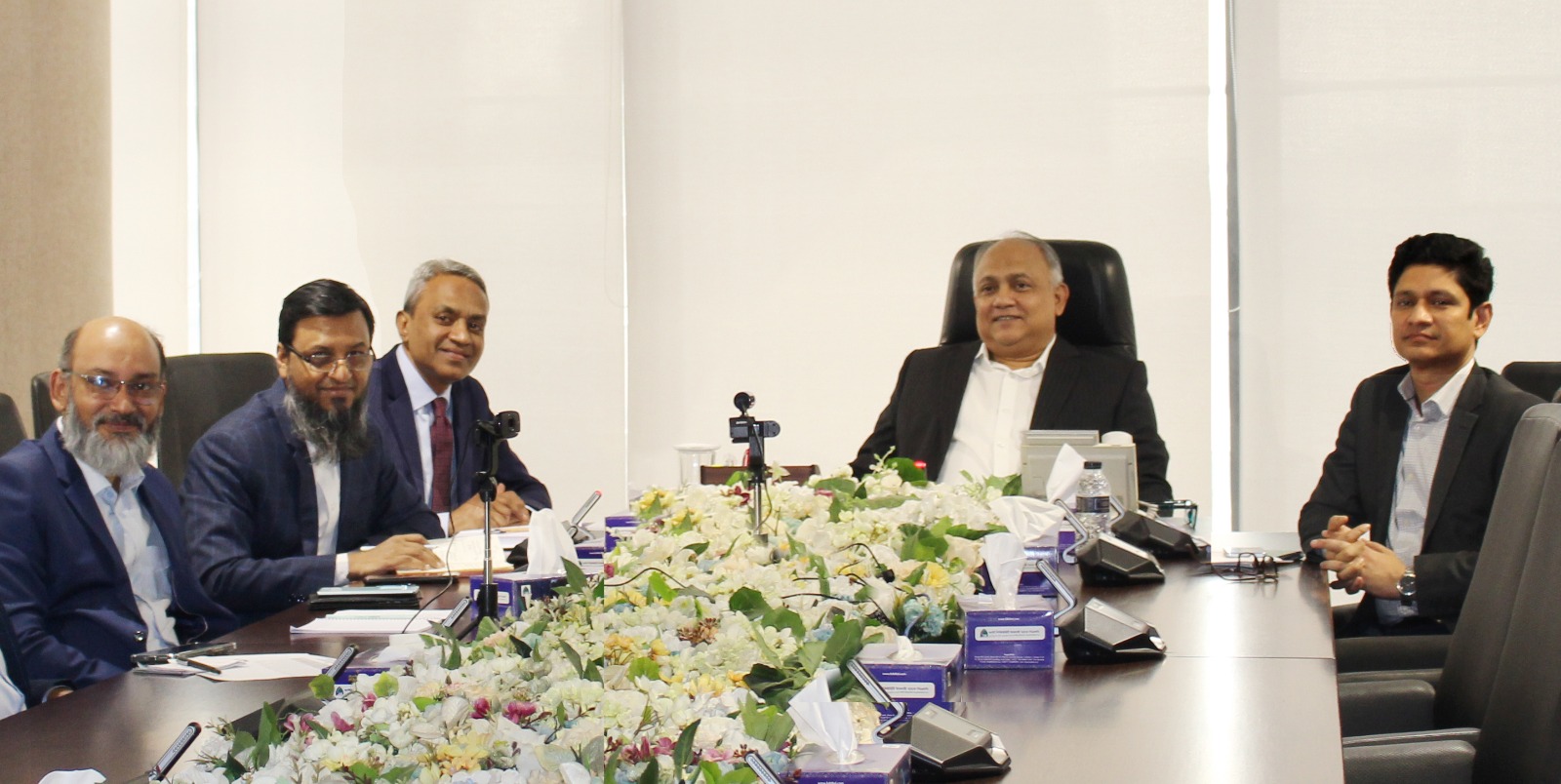 ফার্স্ট সিকিউরিটি ইসলামী ব্যাংকের প্রশাসকের সাথে সিলেট জোনের শাখা ব্যবস্থাপকদের মতবিনিময় অনুষ্ঠিত