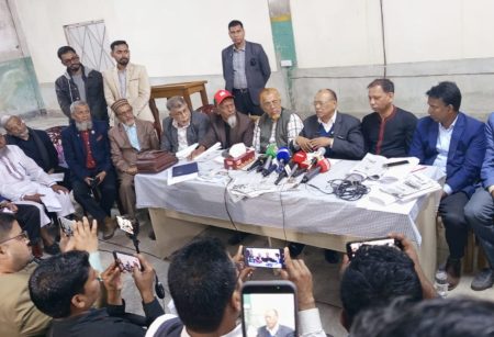 দাগনভূঞায় সাংবাদিকদের সাথে বিএনপি প্রার্থী ৩-এর আবদুল আউয়াল মিন্টুর মতবিনিময়